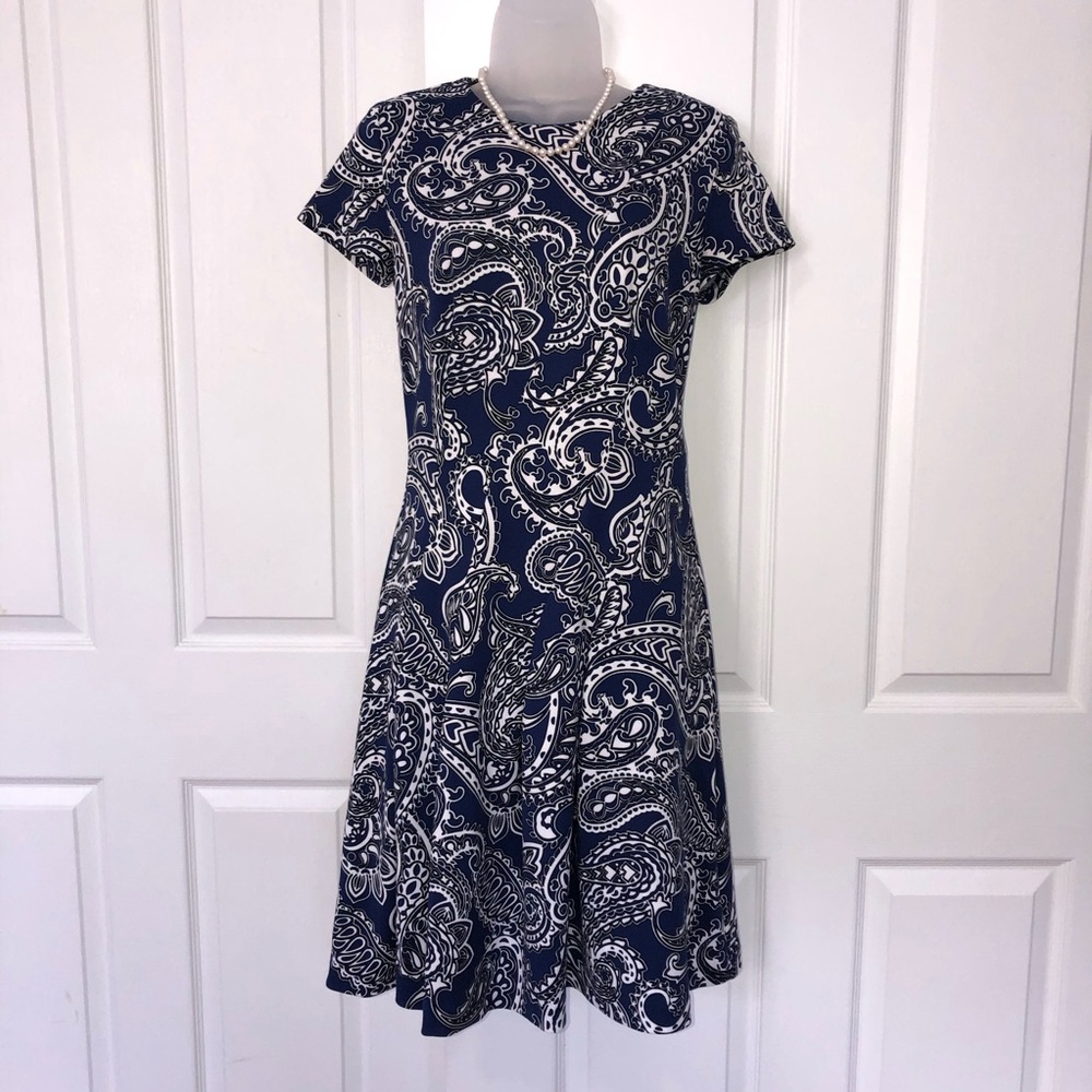 SOLD/ No longer available 💙Michael Kors Paisley Blue and White Dress Size 2 🤍